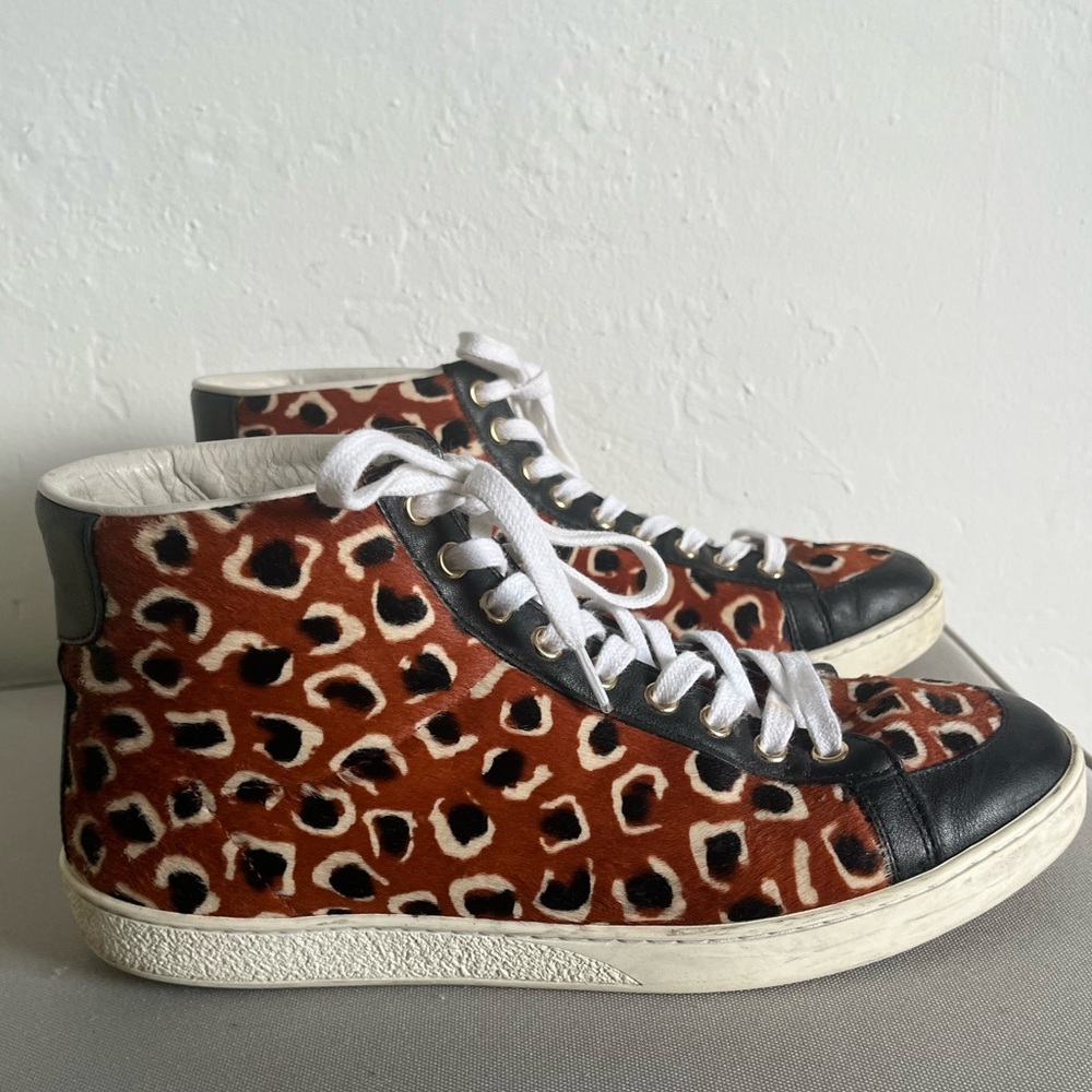 GUCCI Calf Hair Leopard Print Brooklyn Leo Hightop Sneakers
